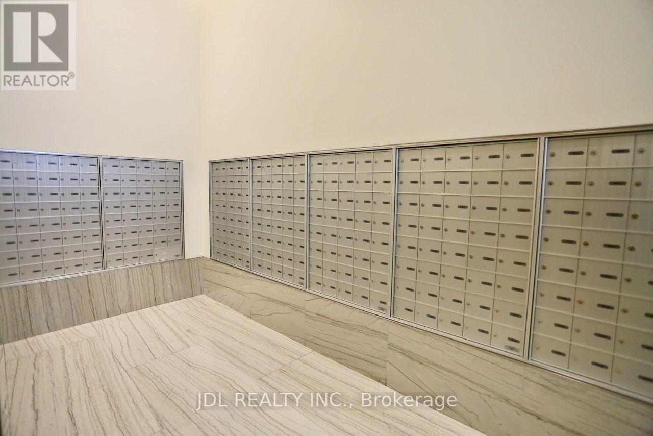 1705 - 88 Harbour Street, Toronto, Ontario  M5J 0C3 - Photo 13 - C13605164