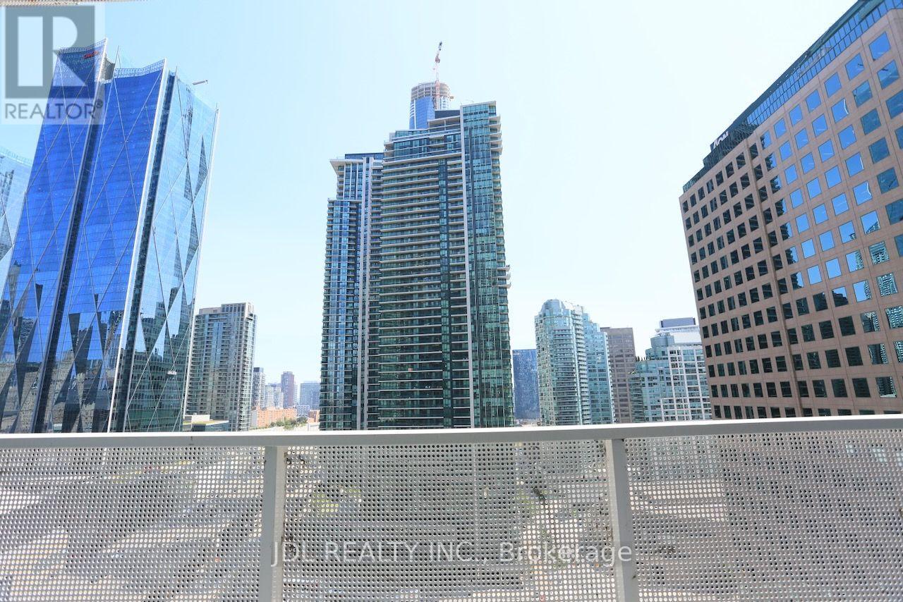 1705 - 88 Harbour Street, Toronto, Ontario  M5J 0C3 - Photo 14 - C13605164