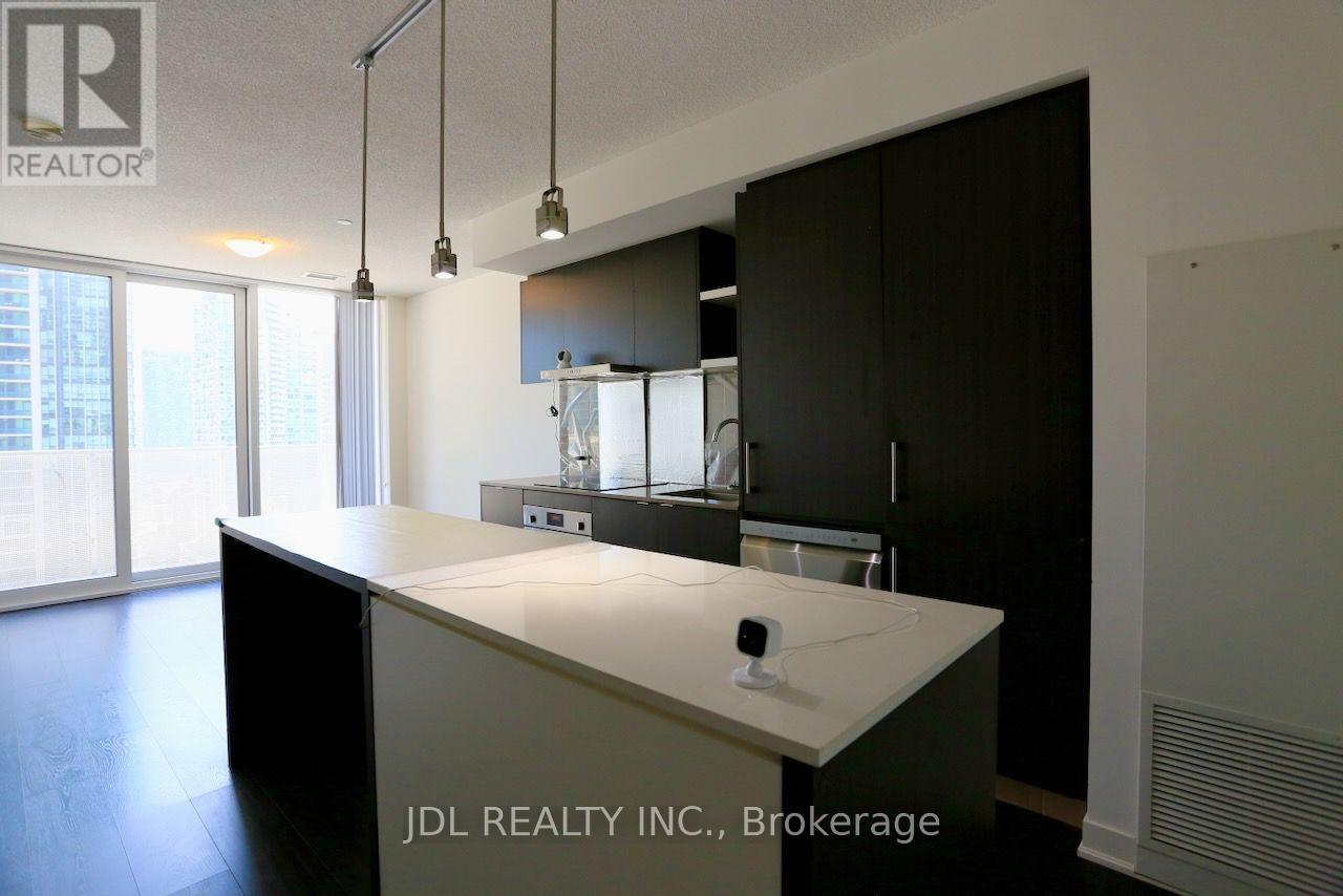 1705 - 88 Harbour Street, Toronto, Ontario  M5J 0C3 - Photo 4 - C13605164