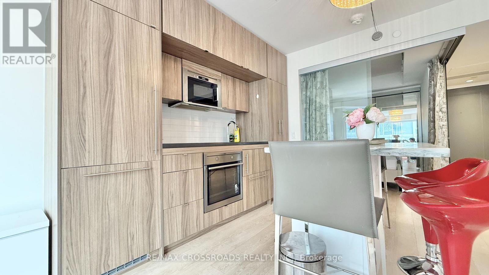 2108 - 155 Yorkville Avenue, Toronto, Ontario  M5R 0B4 - Photo 7 - C13605176