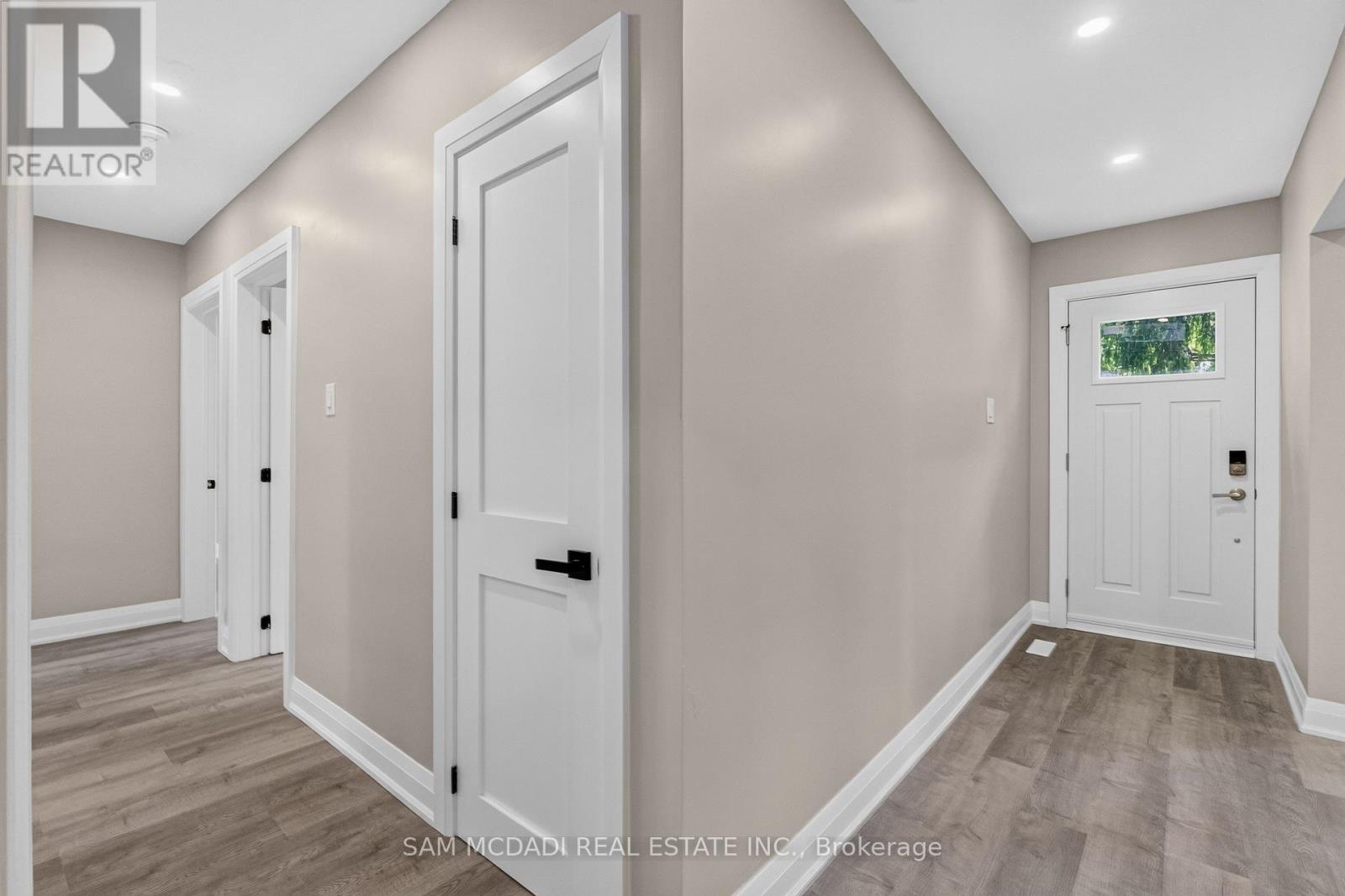 1153 Mona Road, Mississauga, Ontario  L5G 2Z8 - Photo 2 - W13605184