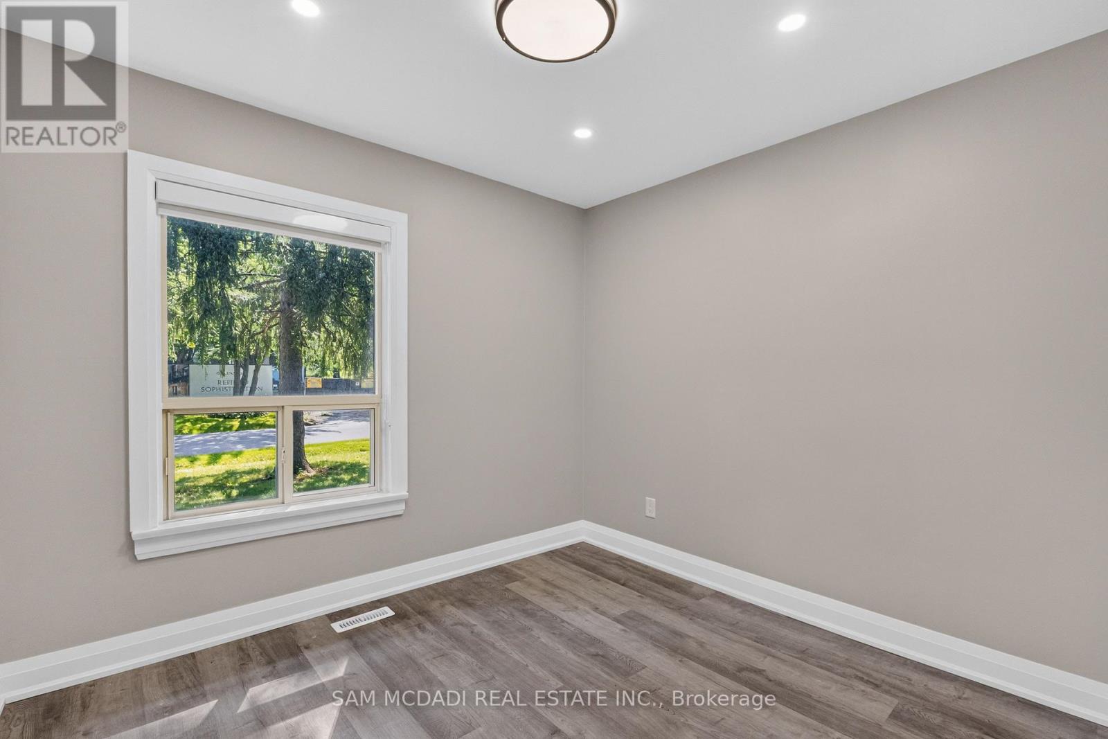 1153 Mona Road, Mississauga, Ontario  L5G 2Z8 - Photo 5 - W13605184