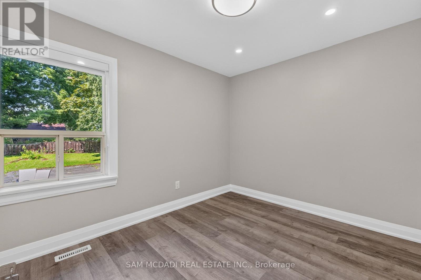1153 Mona Road, Mississauga, Ontario  L5G 2Z8 - Photo 9 - W13605184