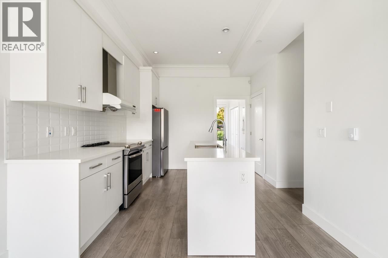 5043 Chambers Street, Vancouver, British Columbia  V5R 3L8 - Photo 5 - R3149504