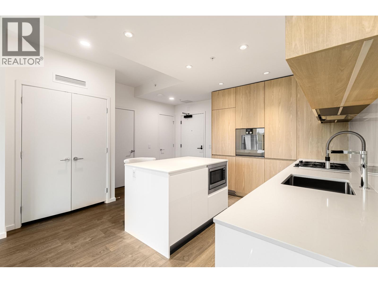 528 6300 Minoru Boulevard, Richmond, British Columbia V6Y 0N1 - Photo 3 - R3149255