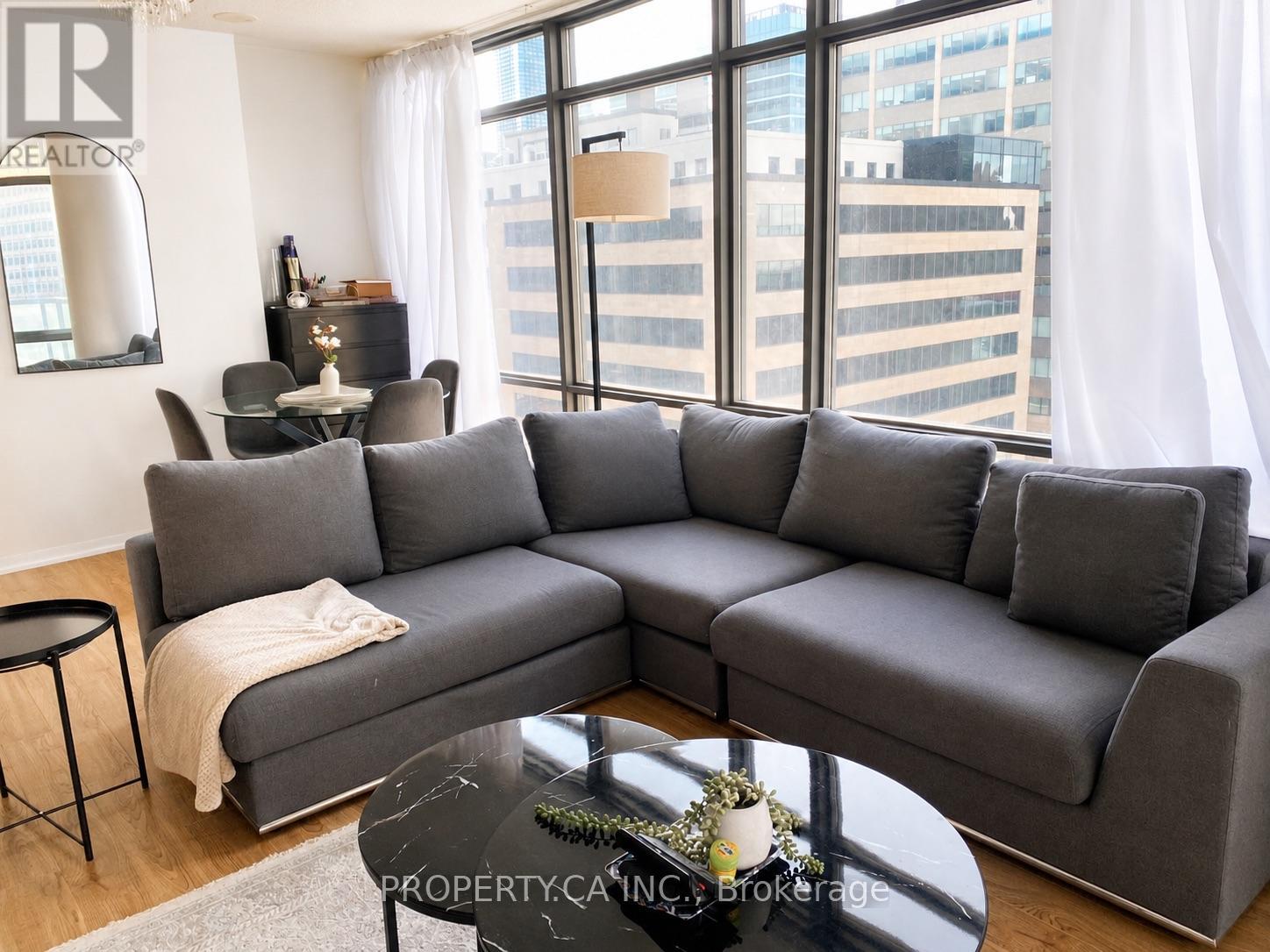 602 - 38 Grenville Street, Toronto, Ontario  M4Y 1A5 - Photo 4 - C13605208