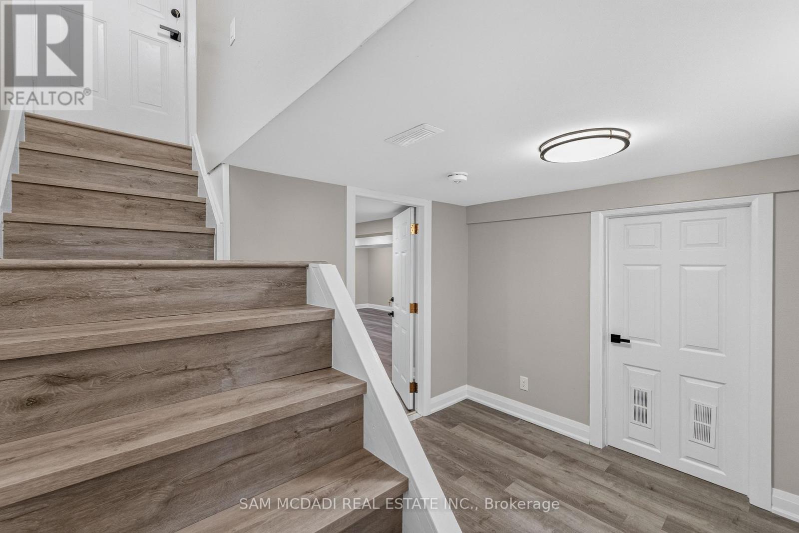 1153 Mona - Bsmt Road, Mississauga, Ontario  L5G 2Z8 - Photo 5 - W13605202