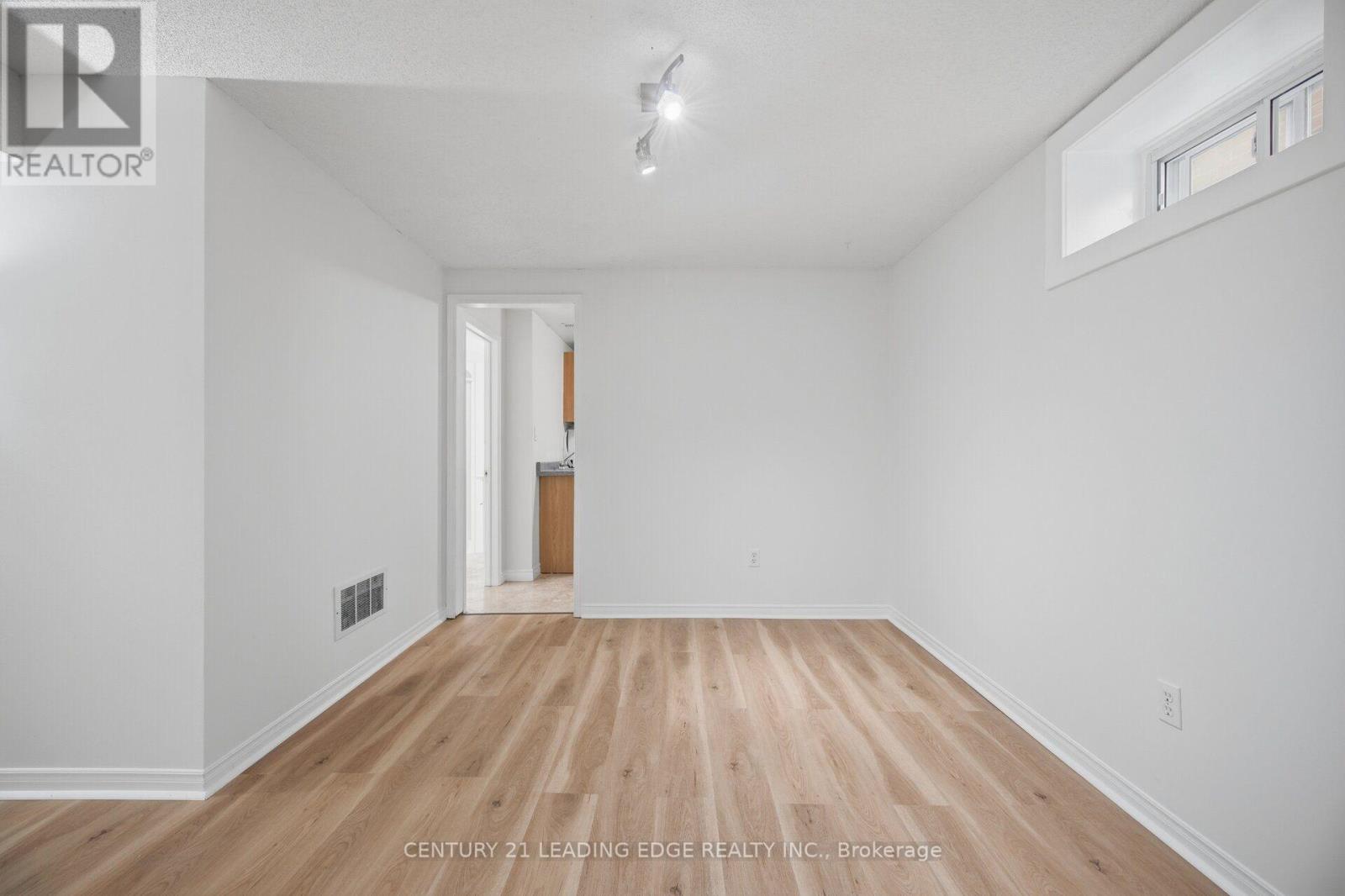 923 Redbird Crescent, Pickering, Ontario L1V 5K8 - Photo 6 - E13599964