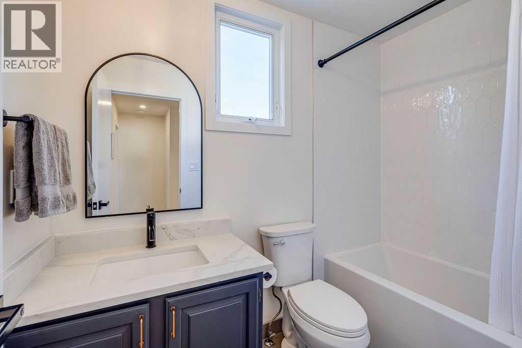 23 Woodgrove Crescent SW, Calgary, Alberta  t2w 3y9 - Photo 24 - A2328920