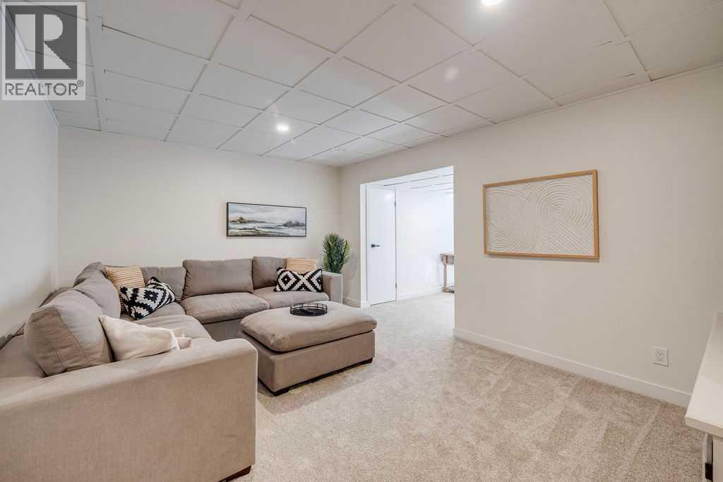 23 Woodgrove Crescent SW, Calgary, Alberta  t2w 3y9 - Photo 27 - A2328920