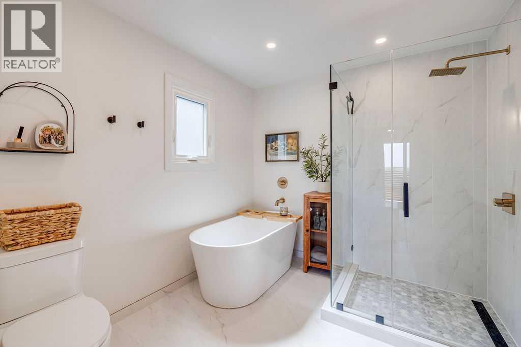 23 Woodgrove Crescent SW, Calgary, Alberta  t2w 3y9 - Photo 20 - A2328920