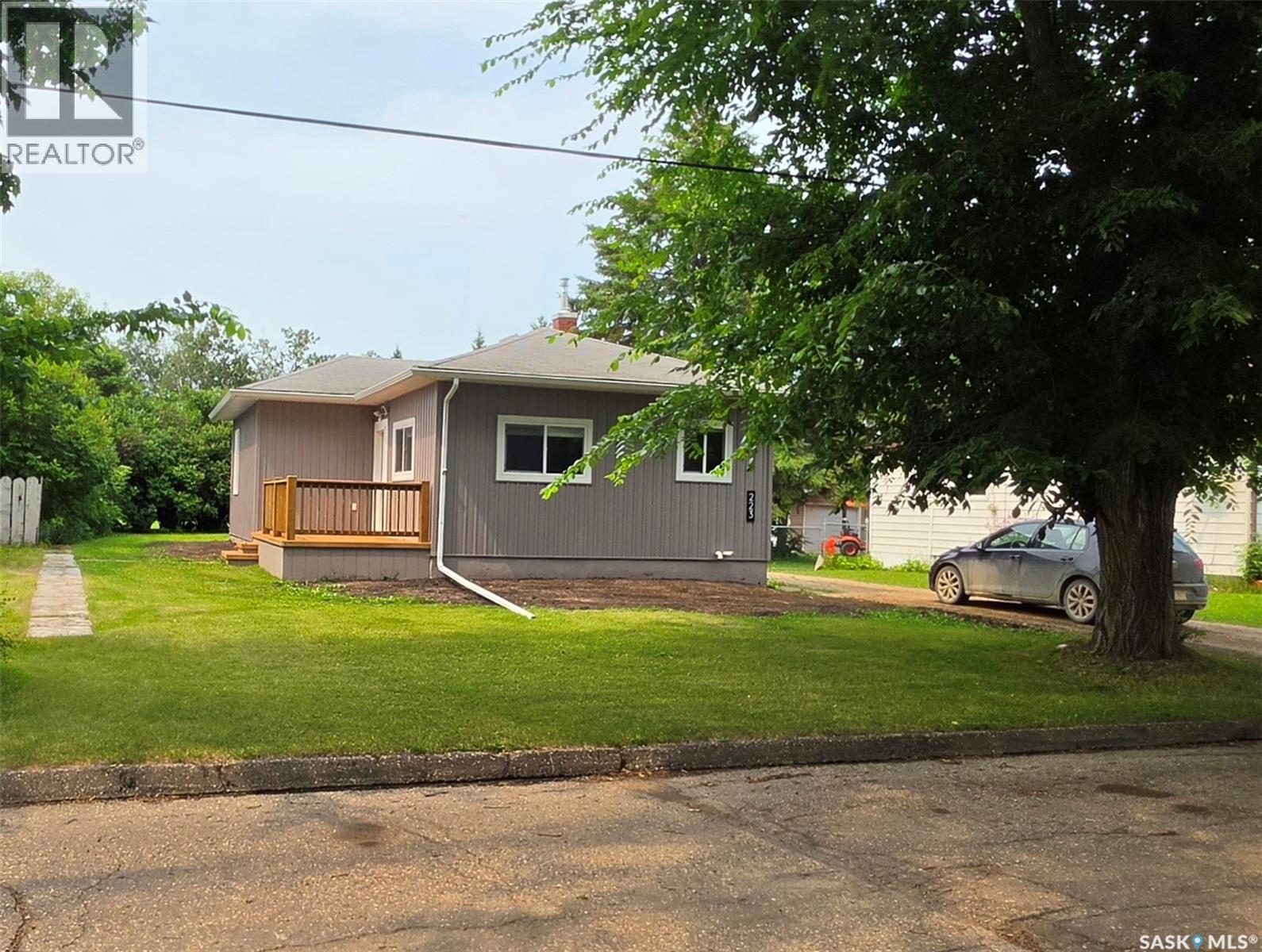223 3rd Street Ne, Preeceville, Saskatchewan  S0A 3B0 - Photo 1 - SK043674