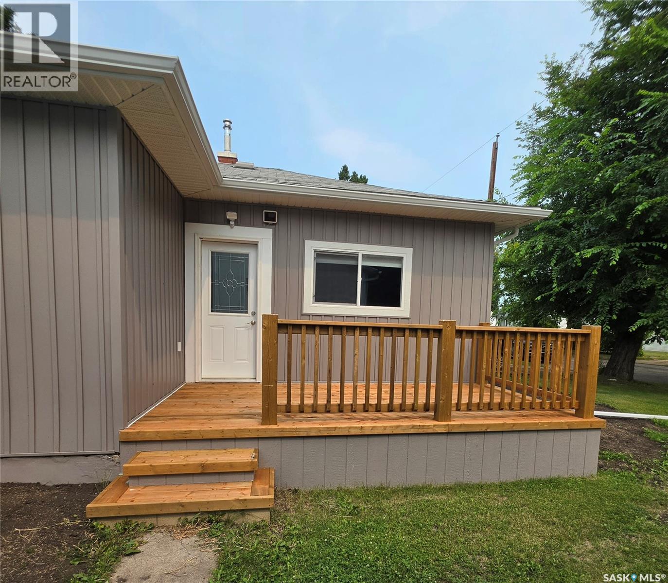 223 3rd Street Ne, Preeceville, Saskatchewan  S0A 3B0 - Photo 3 - SK043674