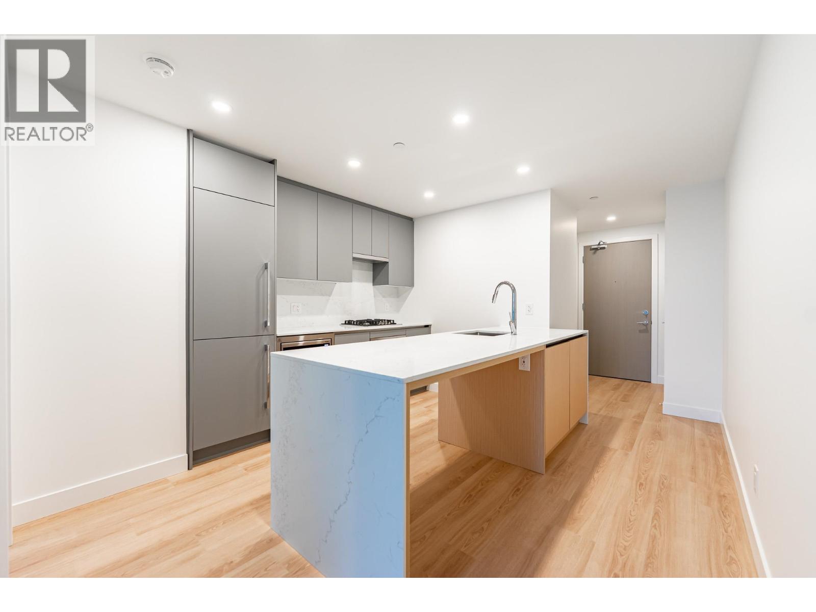 902 7977 Lansdowne Road, Richmond, British Columbia V6X 0X7 - Photo 3 - R3149830