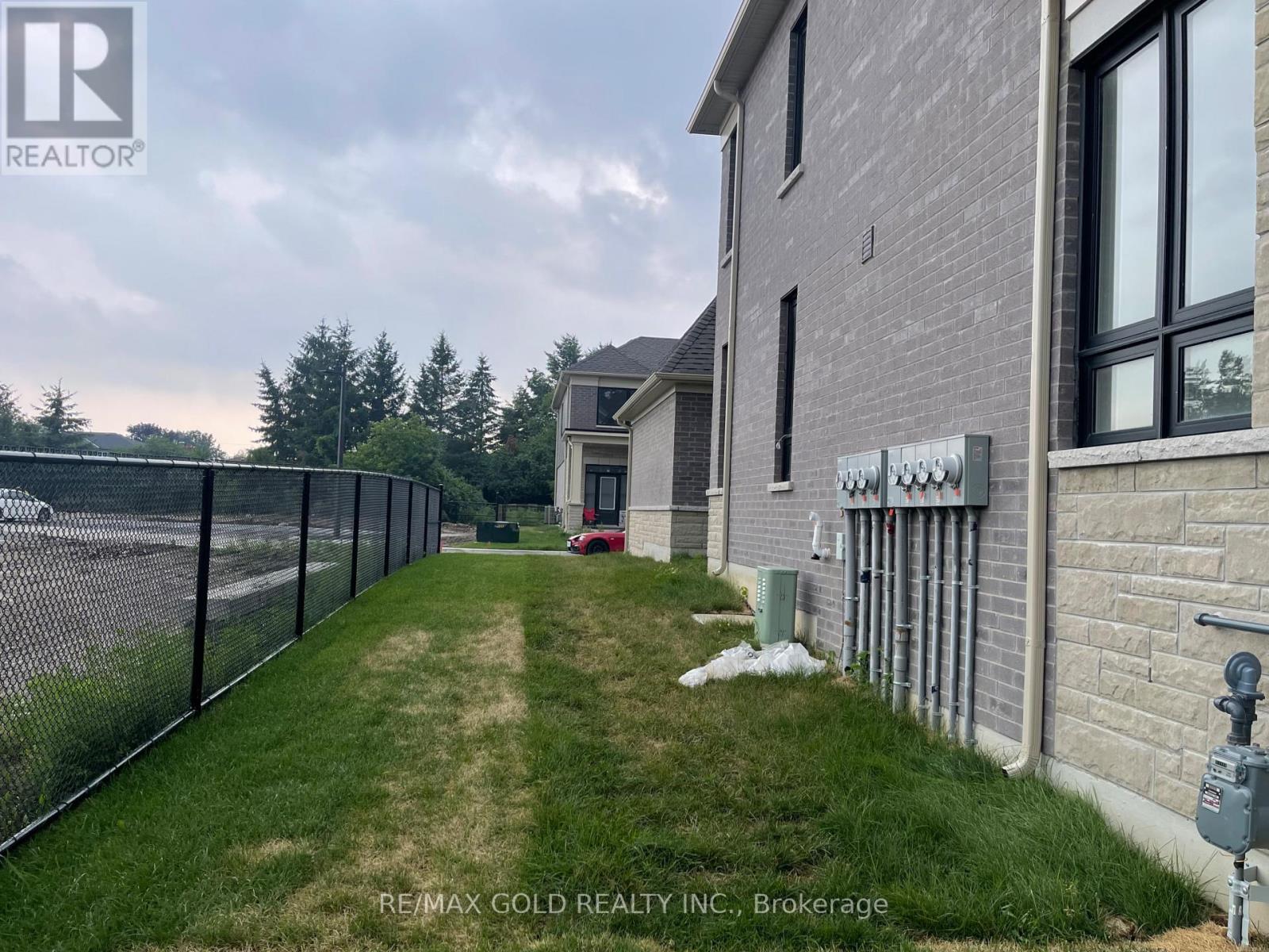 275 Lindsay Street N, Kawartha Lakes, Ontario  K9V 0T4 - Photo 3 - X13574118