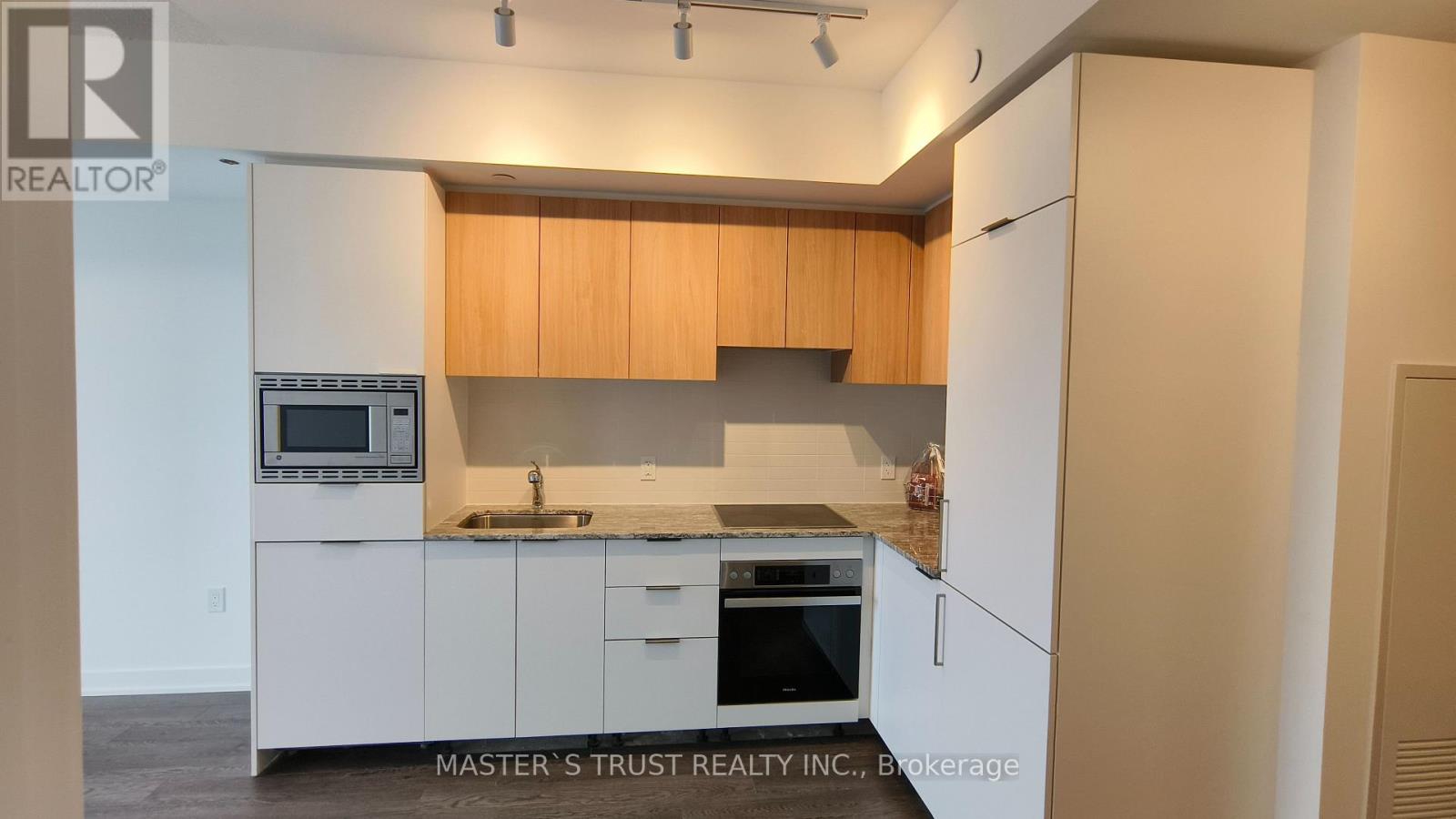 2503 - 50 O'neill Road, Toronto, Ontario  M3C 0R1 - Photo 8 - C13605254