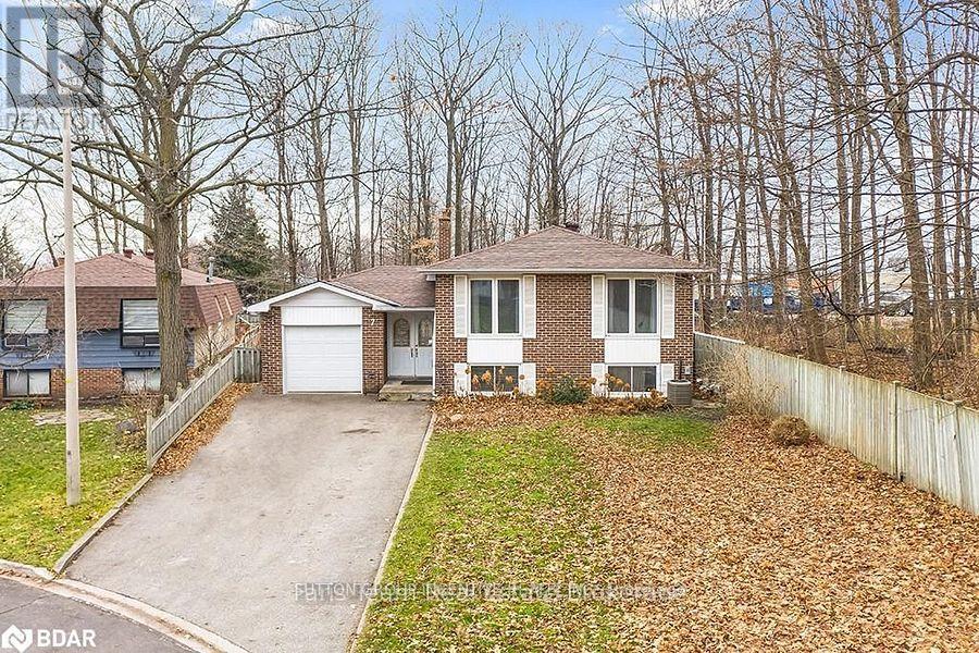 Upper Unit - 7 Rosedale Place, Barrie (Cundles East), Ontario L4M 5E7 - Photo 1 - S13605308