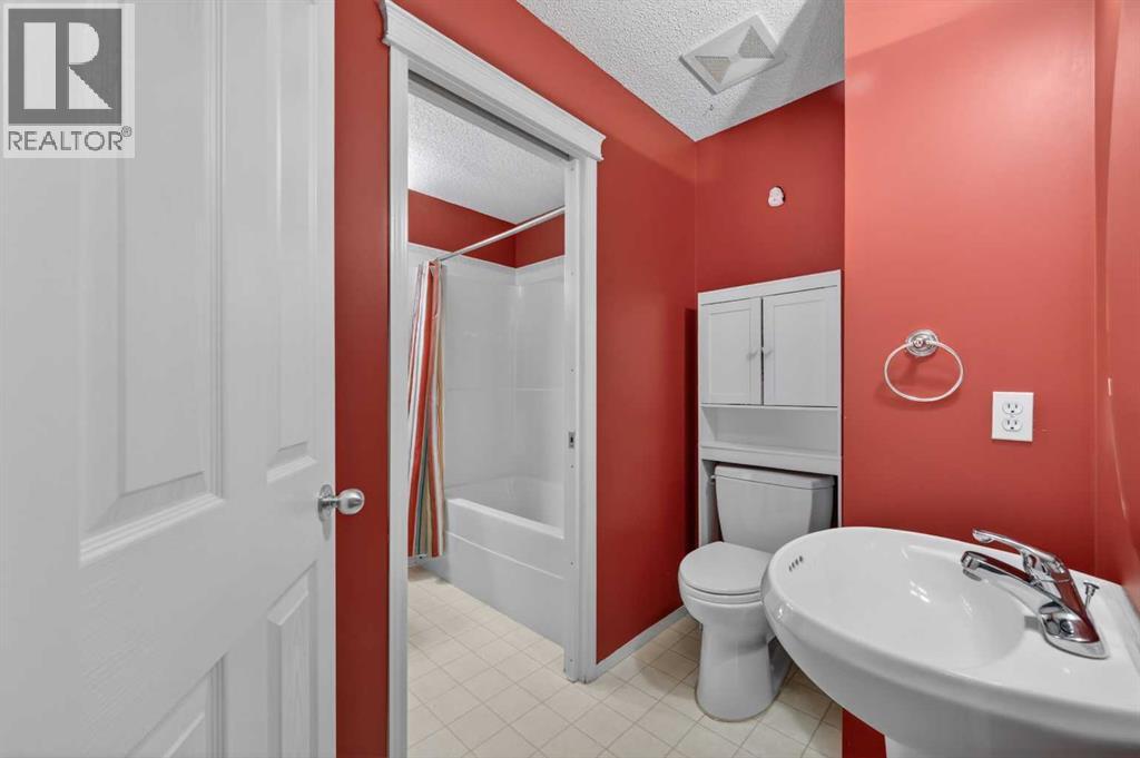 44 Bridlepost Green SW, Calgary, Alberta  T2Y 3X6 - Photo 16 - A2312111