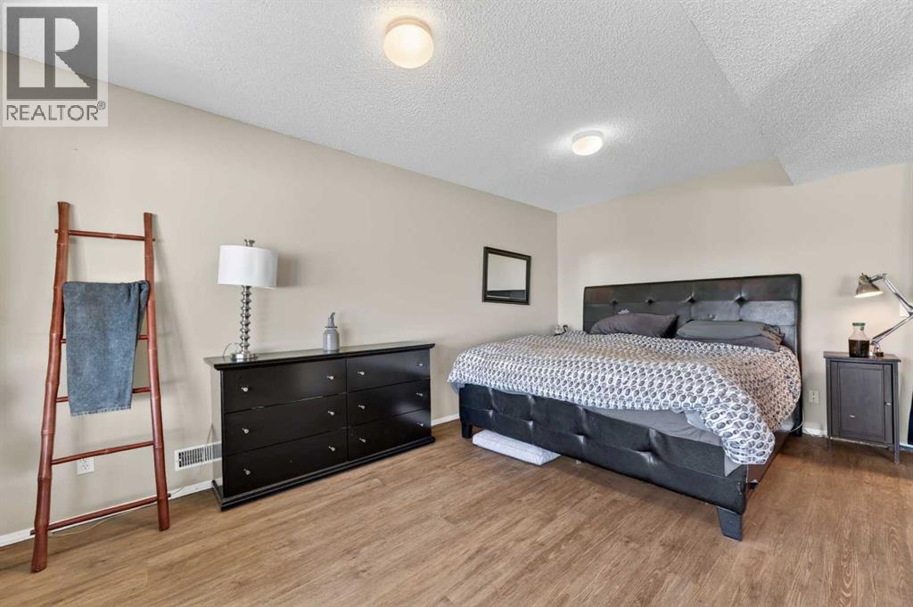 44 Bridlepost Green SW, Calgary, Alberta  T2Y 3X6 - Photo 29 - A2312111