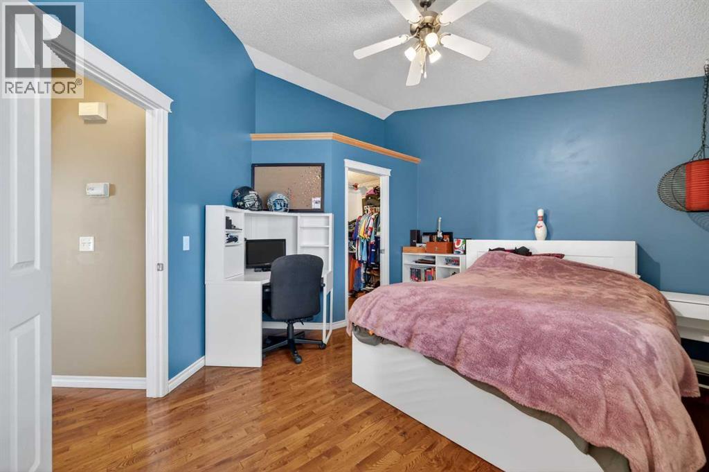 44 Bridlepost Green SW, Calgary, Alberta  T2Y 3X6 - Photo 14 - A2312111