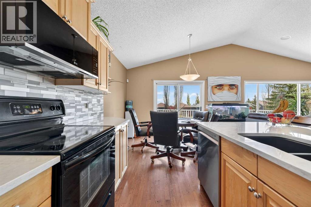 44 Bridlepost Green SW, Calgary, Alberta  T2Y 3X6 - Photo 10 - A2312111