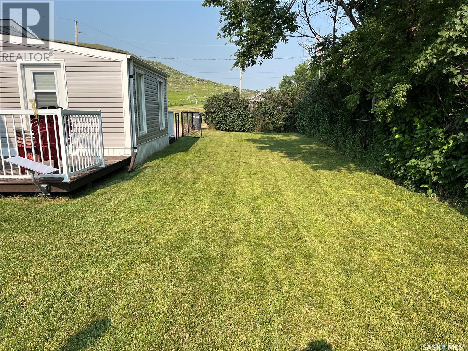 6 A Avenue, Willow Bunch, Saskatchewan  S0H 4K0 - Photo 28 - SK043664