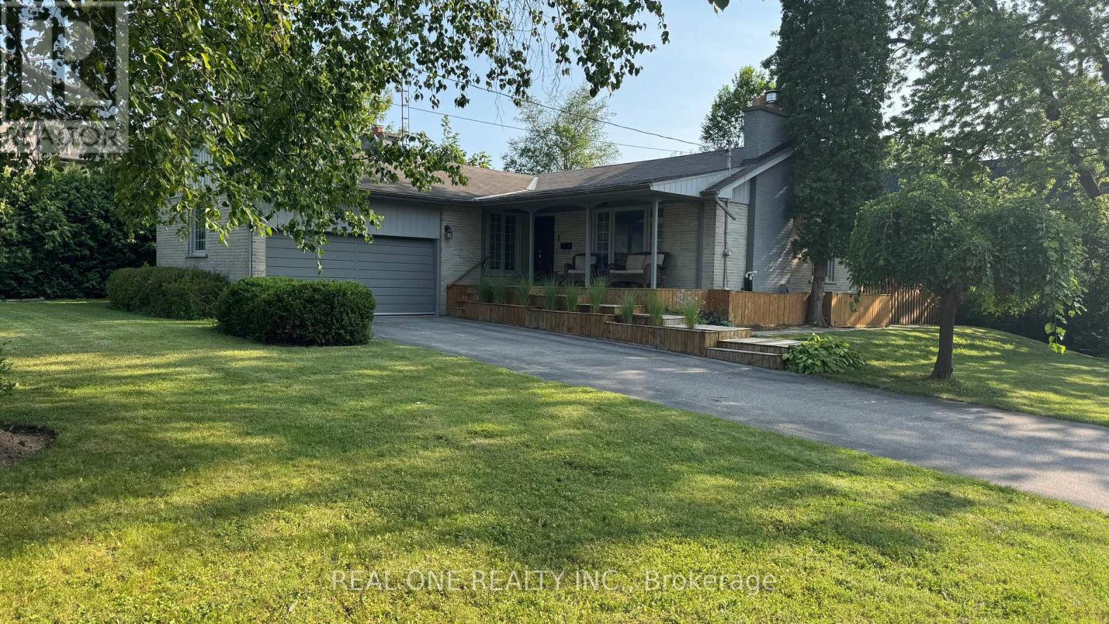 1 Silkstone Gate, Richmond Hill, Ontario  L4C 6V7 - Photo 2 - N13605330