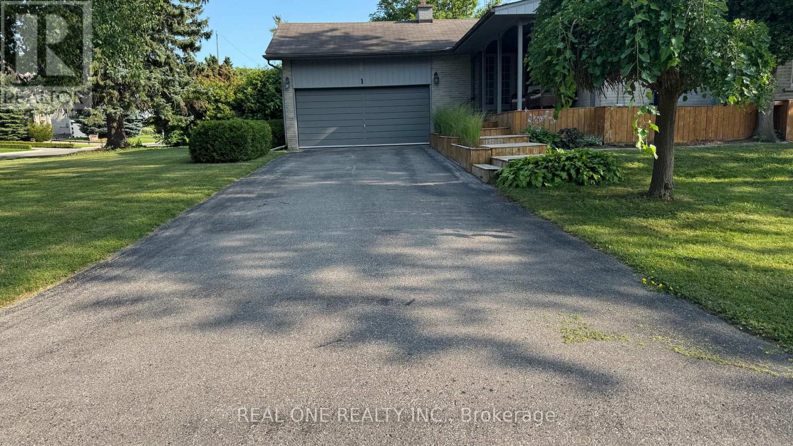 1 Silkstone Gate, Richmond Hill, Ontario  L4C 6V7 - Photo 3 - N13605330