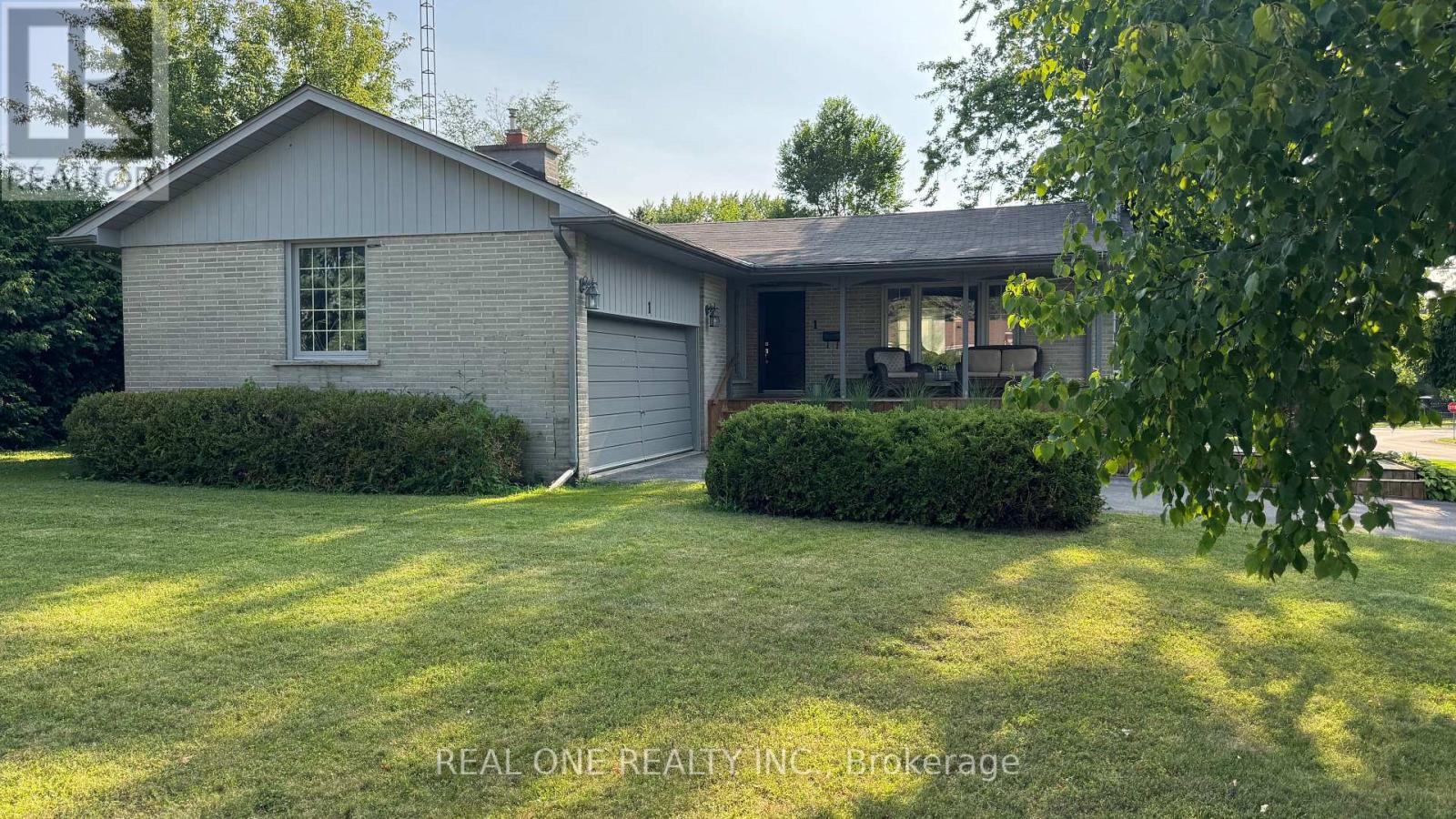 1 Silkstone Gate, Richmond Hill, Ontario  L4C 6V7 - Photo 4 - N13605330