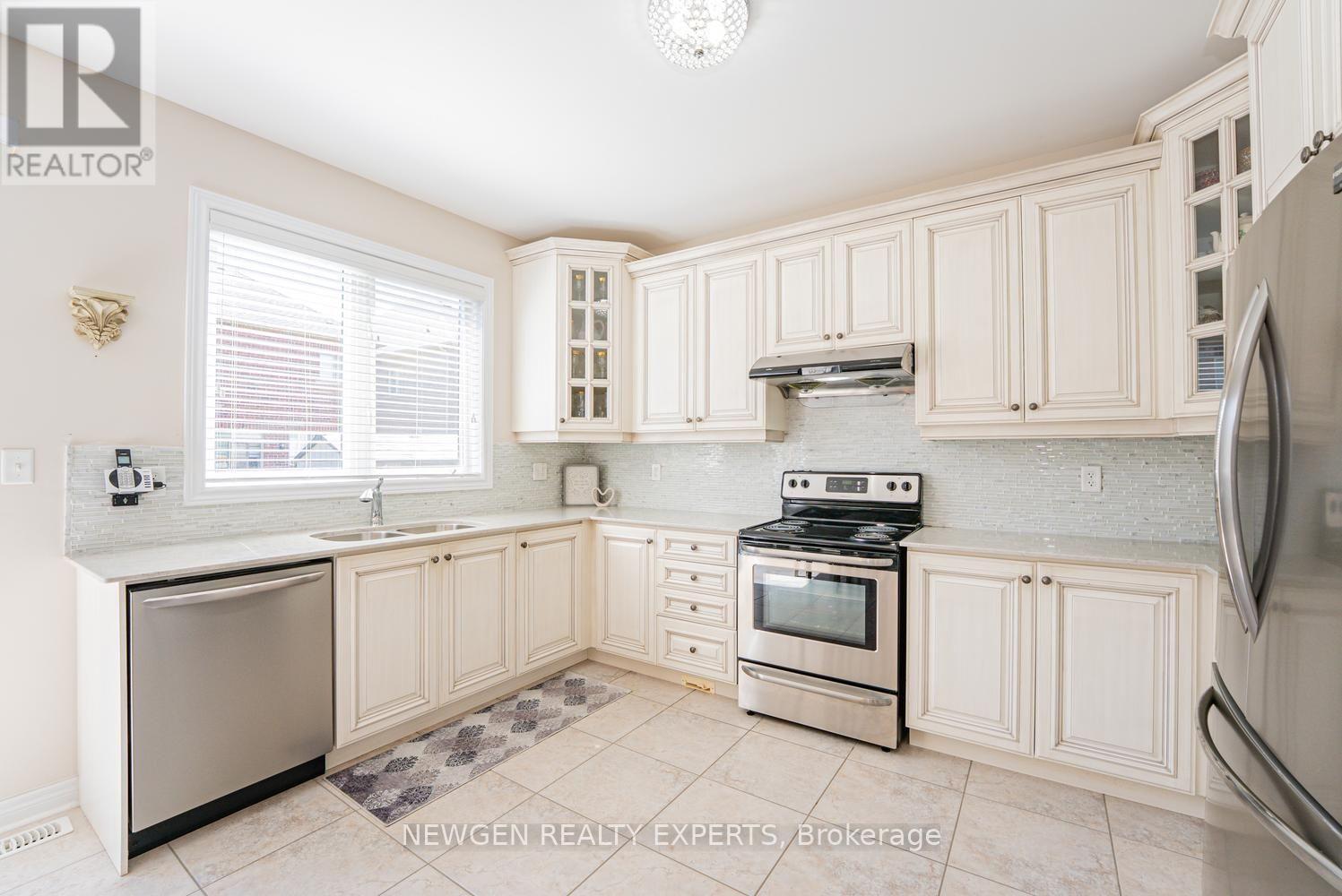46 Monument Trail, Brampton, Ontario  L7A 4M9 - Photo 11 - W13601006