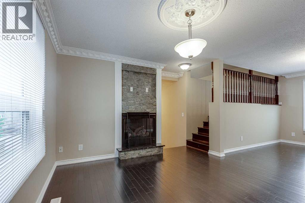 24 Mackenzie Crescent, Lacombe, Alberta  T4L 0B2 - Photo 7 - A2332176