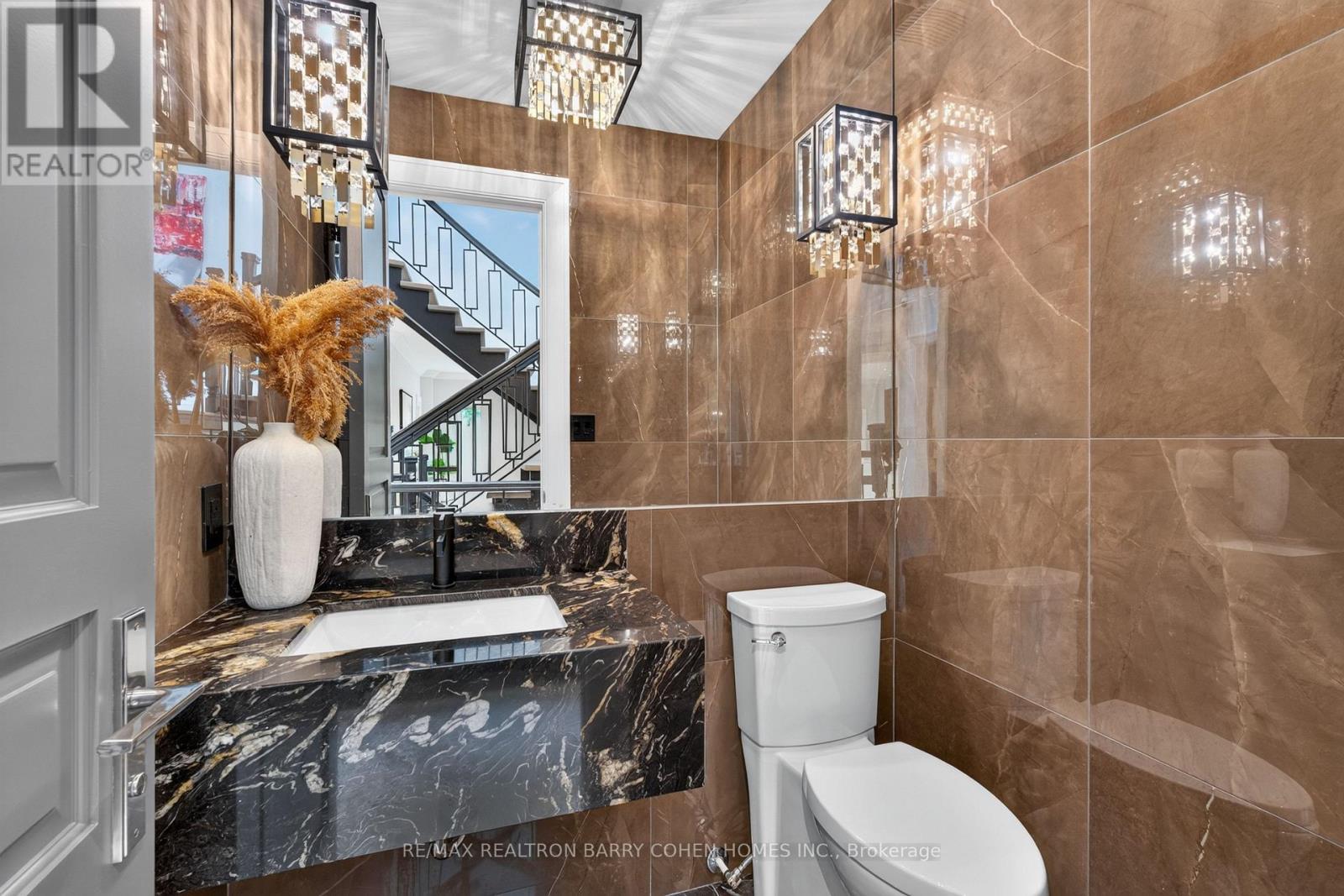 33 Munro Boulevard, Toronto, Ontario  M2P 1C1 - Photo 22 - C13605008