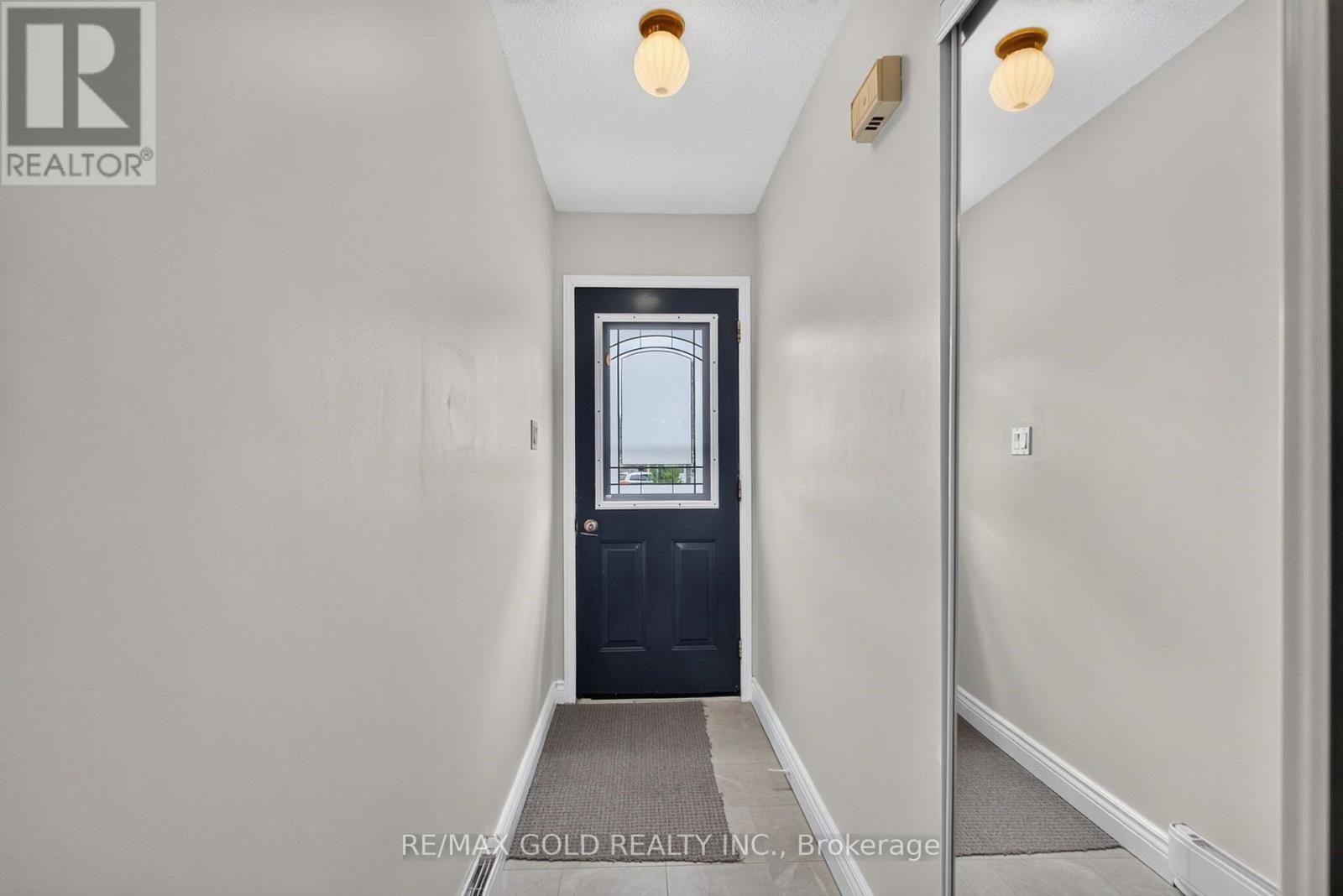13 Gold Pine Court, Brampton, Ontario  L6S 2K6 - Photo 9 - W13596812
