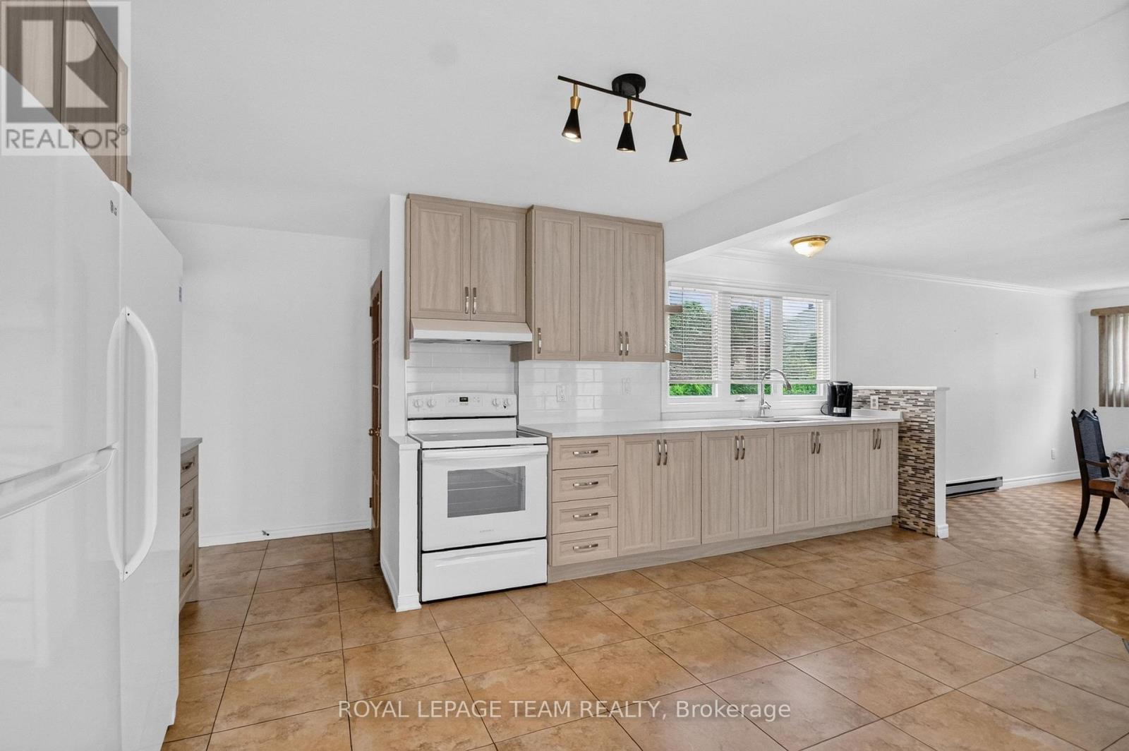 53 Fieldrow Street, Ottawa, Ontario  K2G 2Y6 - Photo 17 - X13605424