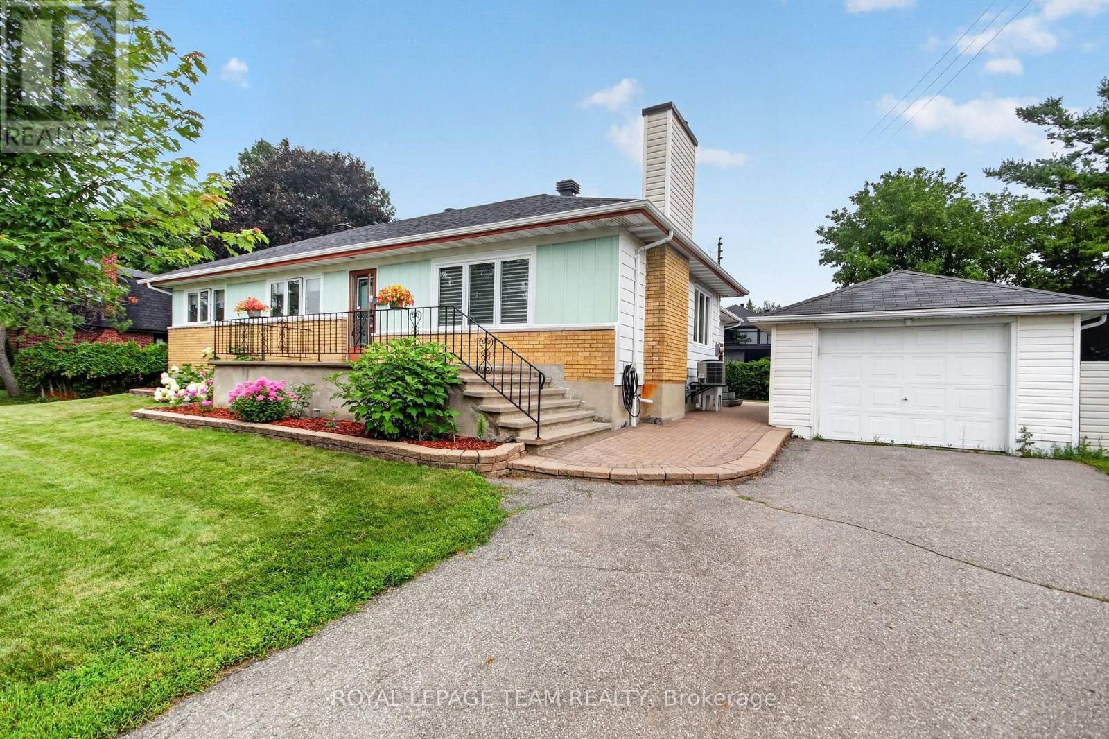 53 Fieldrow Street, Ottawa, Ontario  K2G 2Y6 - Photo 3 - X13605424