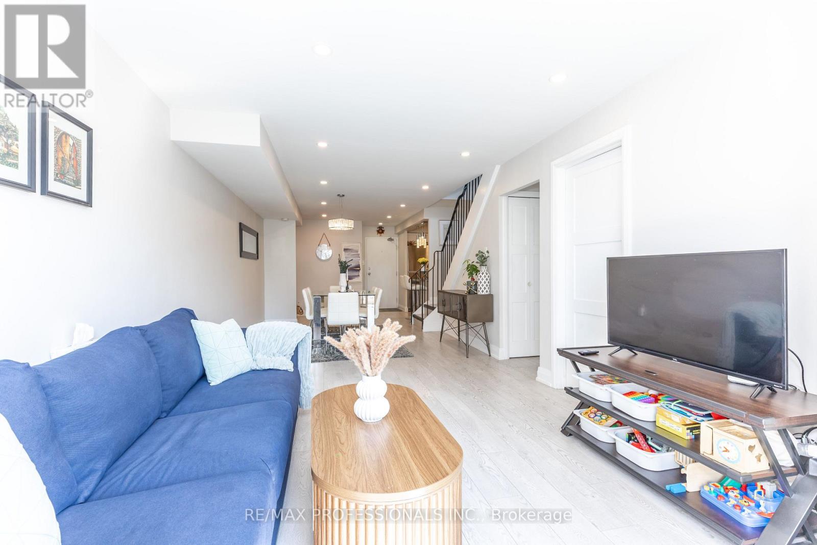 339 - 2 Valhalla Inn Road, Toronto, Ontario  M9B 6C3 - Photo 14 - W13603408
