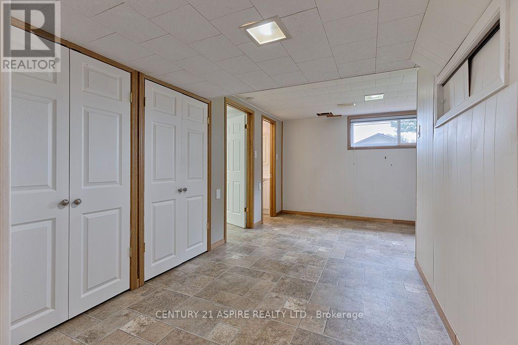 31 Selkirk Street, Petawawa, Ontario  K8H 1P1 - Photo 31 - X13605440