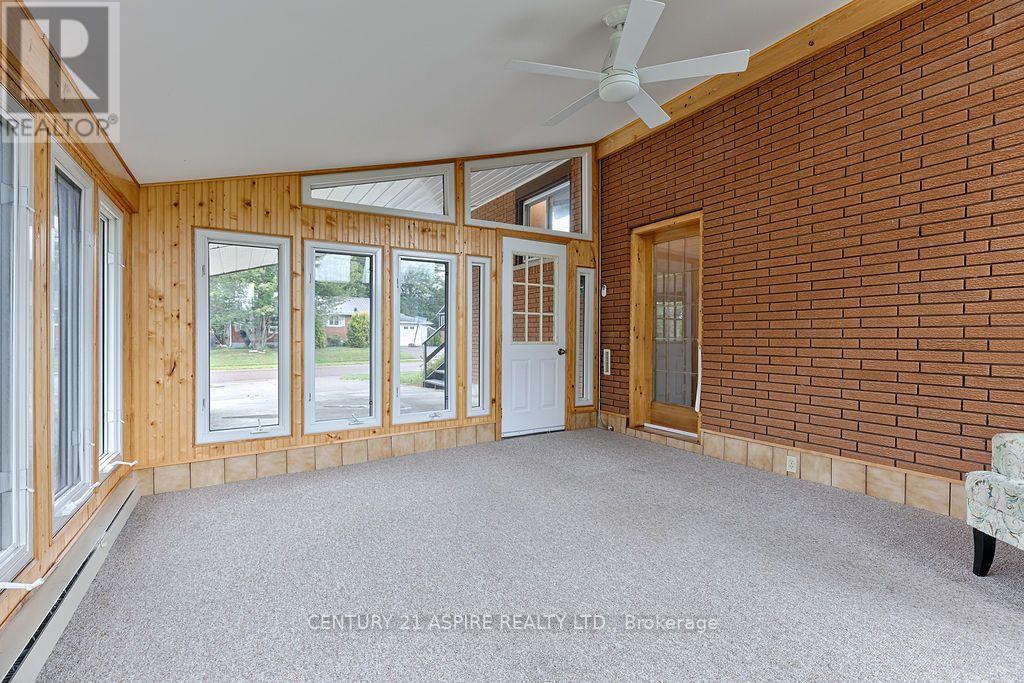 31 Selkirk Street, Petawawa, Ontario  K8H 1P1 - Photo 8 - X13605440