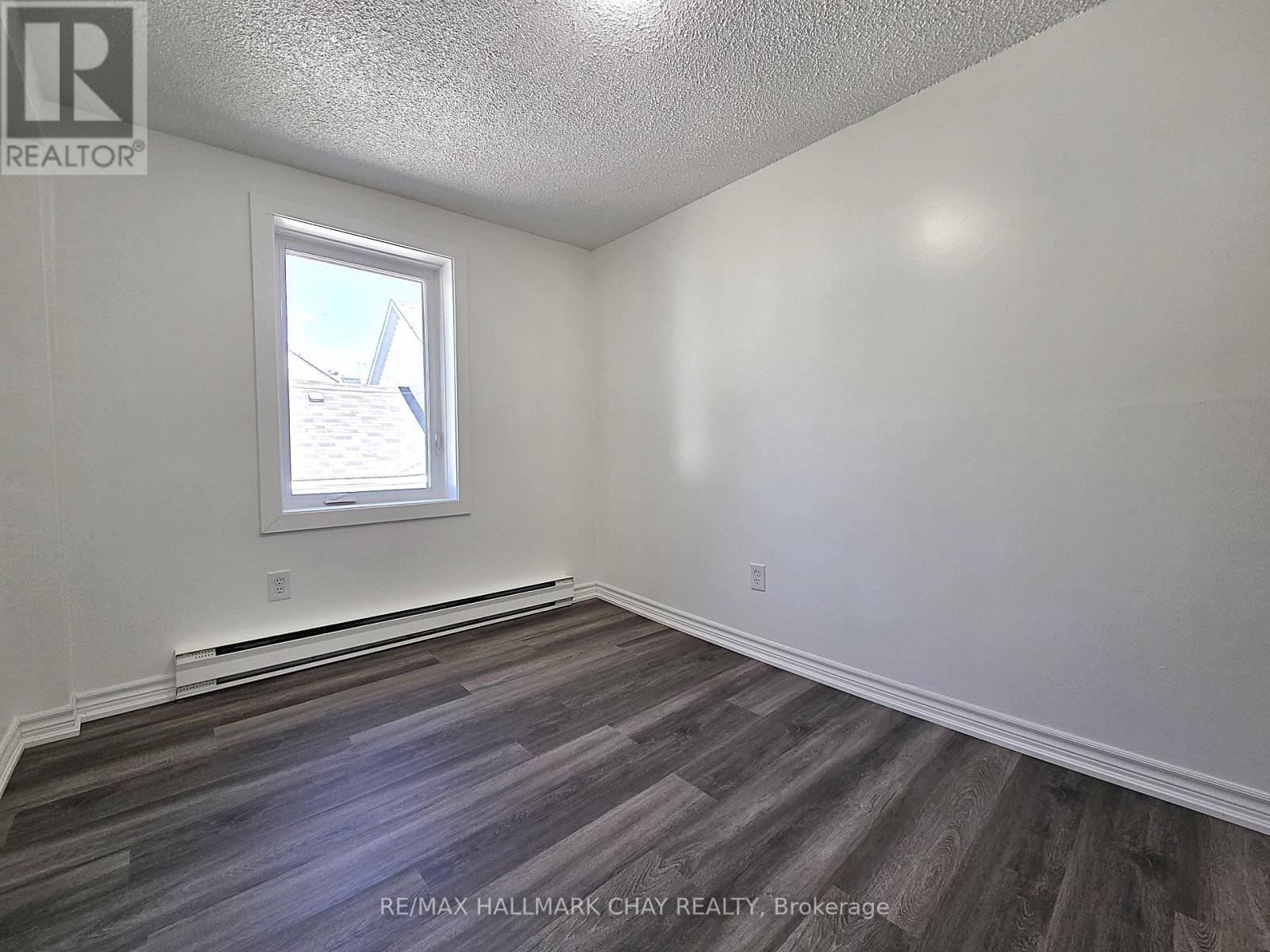 4 - 58 Queen Street W, Springwater, Ontario  L0L 1P0 - Photo 7 - S13605494