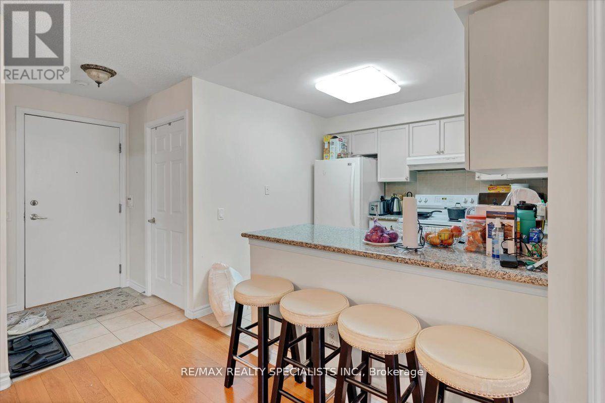 1720 - 25 Kingsbridge Garden Circle, Mississauga, Ontario  L5R 4B1 - Photo 9 - W13605438