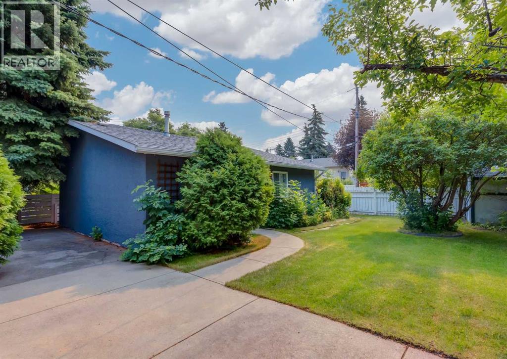 4220 Bowlen Street NW, Calgary, Alberta  T2L 1P9 - Photo 2 - A2331197