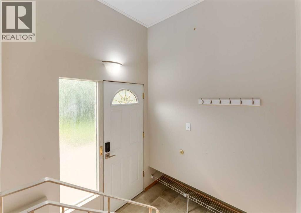 4220 Bowlen Street NW, Calgary, Alberta  T2L 1P9 - Photo 15 - A2331197