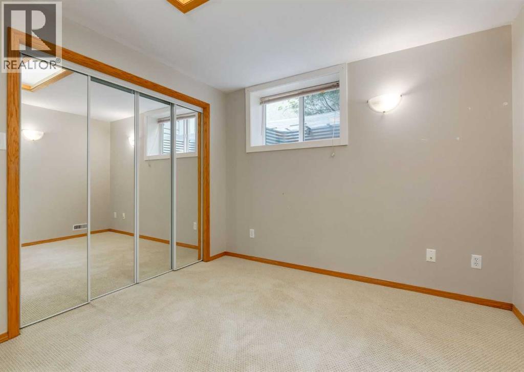 4220 Bowlen Street NW, Calgary, Alberta  T2L 1P9 - Photo 16 - A2331197
