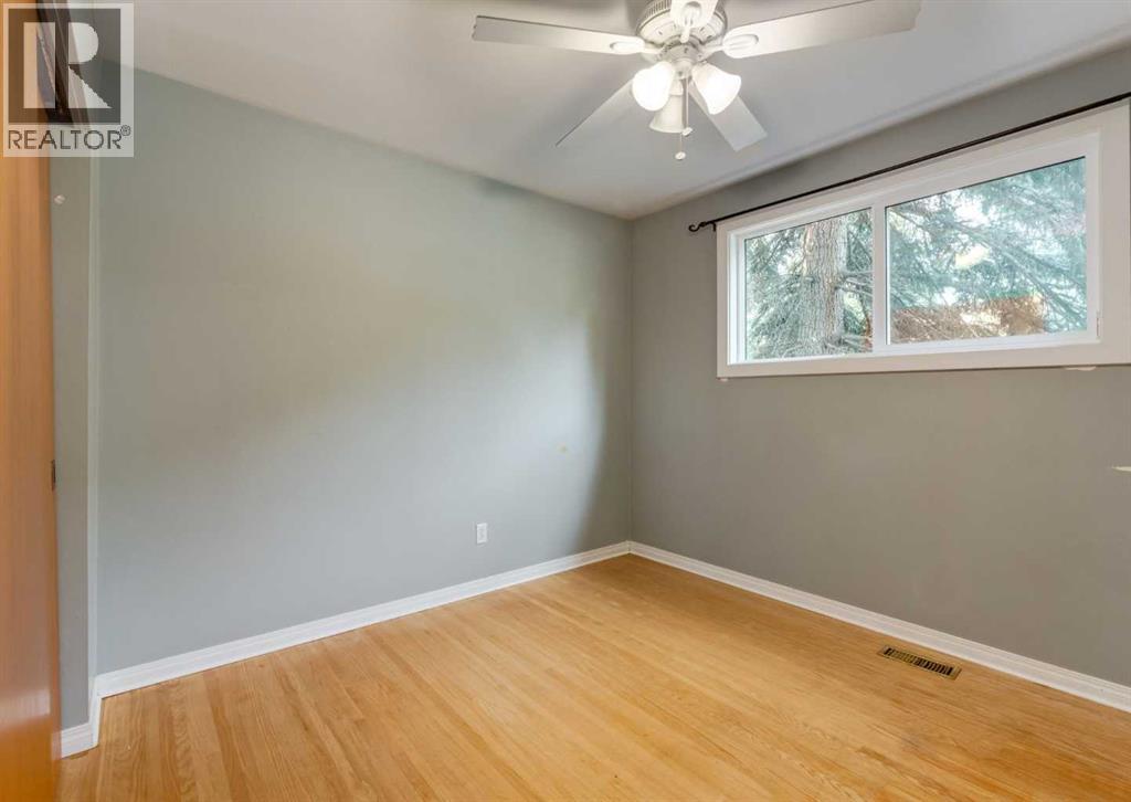 4220 Bowlen Street NW, Calgary, Alberta  T2L 1P9 - Photo 12 - A2331197
