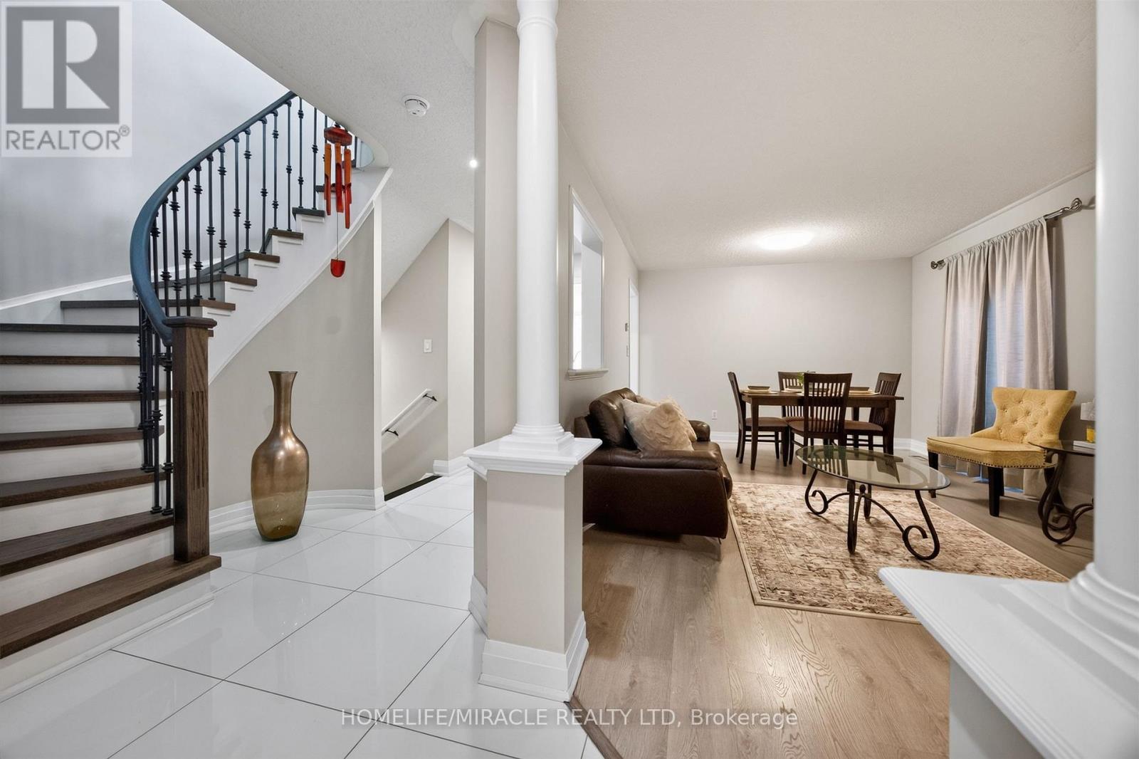 93 Scepter Place, Whitby, Ontario  L1R 3A8 - Photo 8 - E13605546