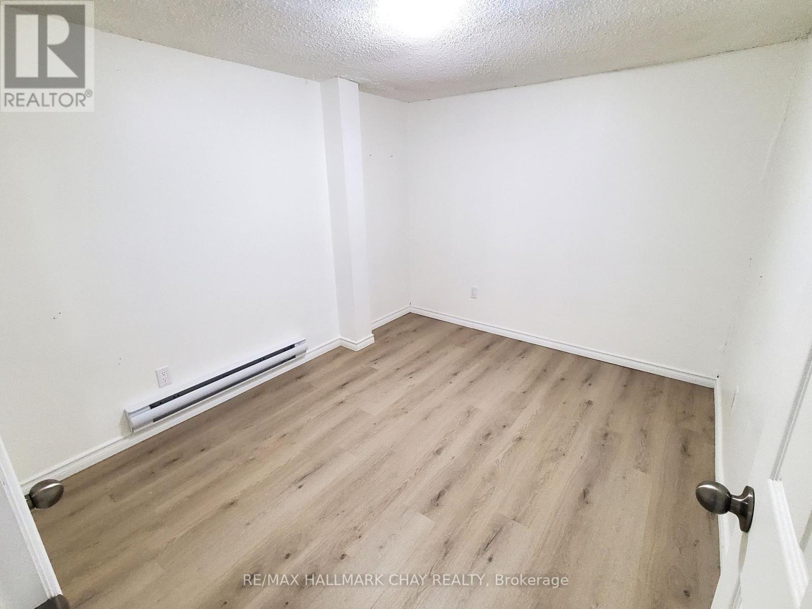 6 - 58 Queen Street W, Springwater, Ontario  L0L 1P0 - Photo 4 - S13605526