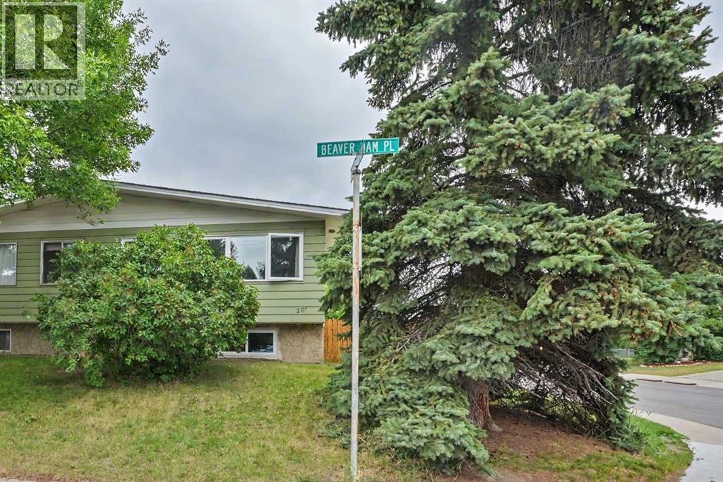20a Beaver Dam Place Ne, Calgary, Alberta  T2K 4X3 - Photo 1 - A2328894
