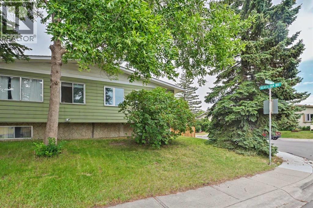 20a Beaver Dam Place Ne, Calgary, Alberta  T2K 4X3 - Photo 2 - A2328894