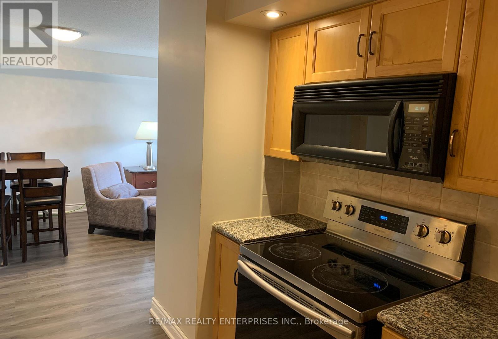 1435 - 250 WELLINGTON STREET W - Photo 18