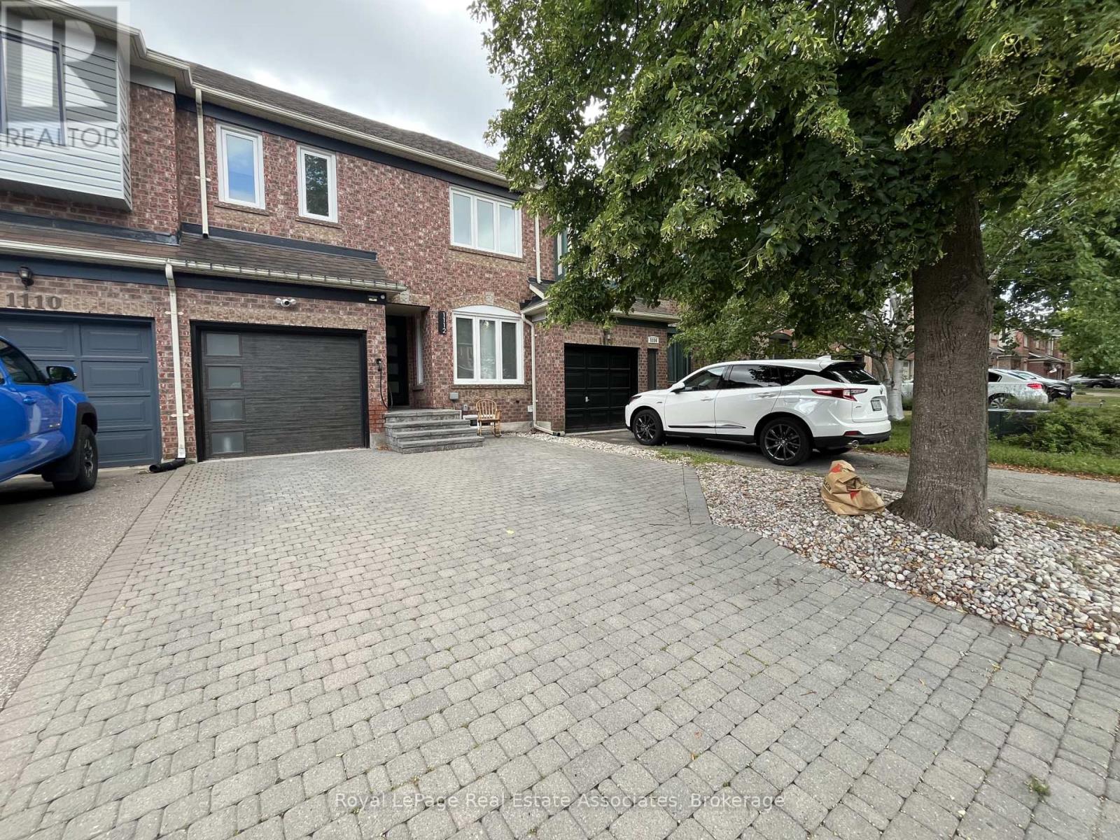 1112 Gable Drive, Oakville, Ontario  L6J 7R3 - Photo 2 - W13605582